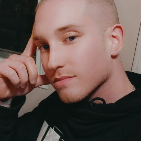 Meet your Posher, Cody - Picture 1 of 1